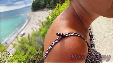 Coroa Francesa Faz Boquete Caseiro Em Praia Nua Na Grécia Com Estranho