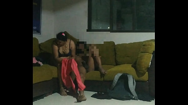 Empregada indiana safada faz sexo intenso no quarto da casa
