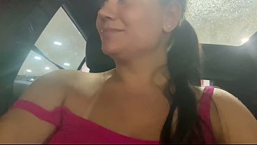 Marido Sai Com Esposa Atrás De Um Desconhecido Pelas Ruas De São Paulo
