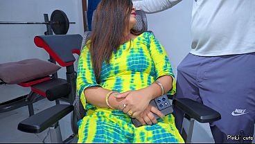 Meia Irmã Gostosa De 18 Anos Fodida Duro Pelo Padrasto Na Cadeira