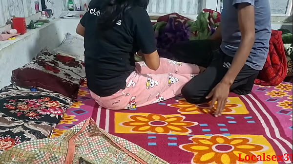 Vizinheira indiana novinha recebe pau em vídeo local
